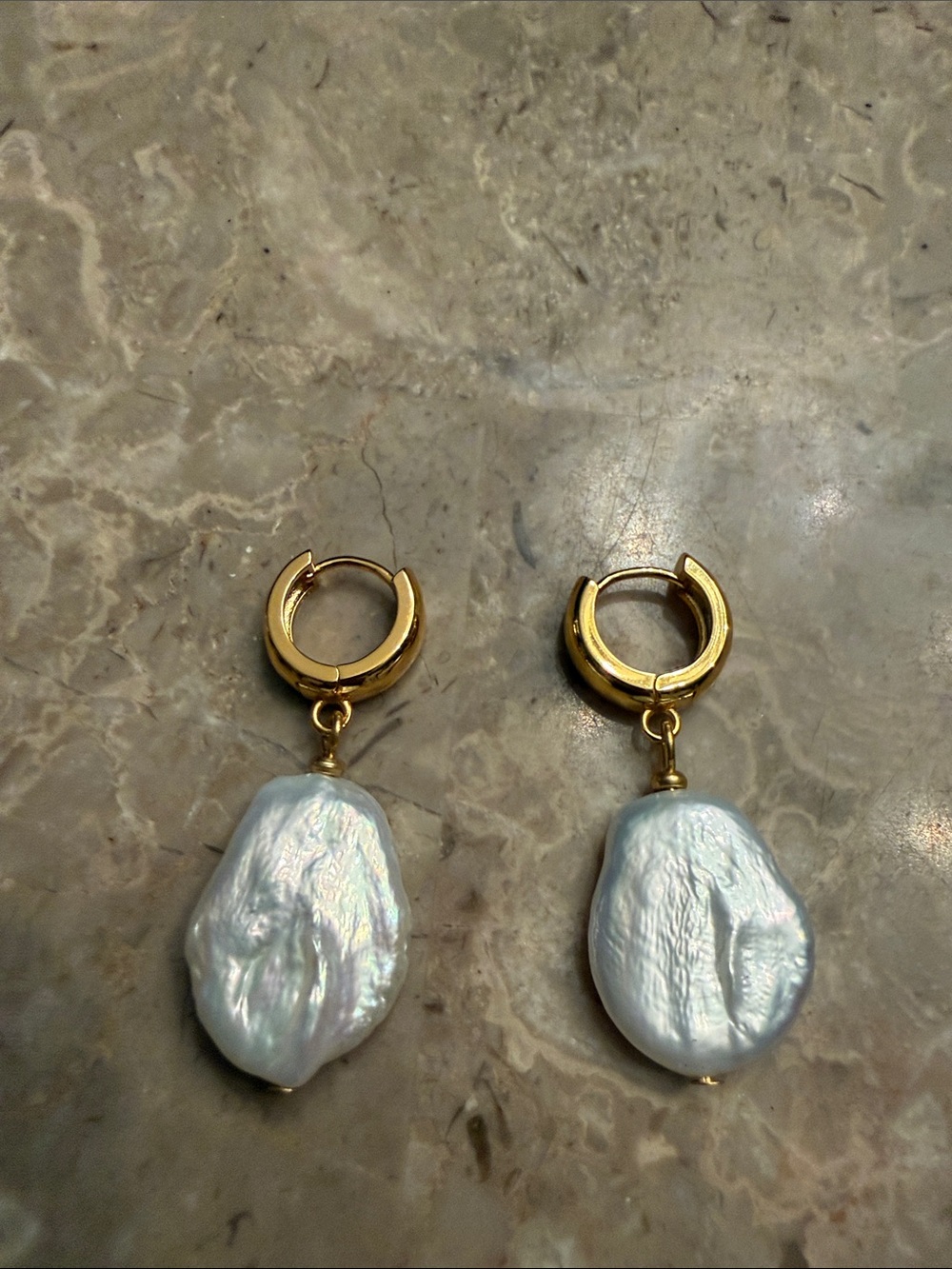 NWOT goldtone hoop, freshwater, pearl baroque dangle pierced earrings